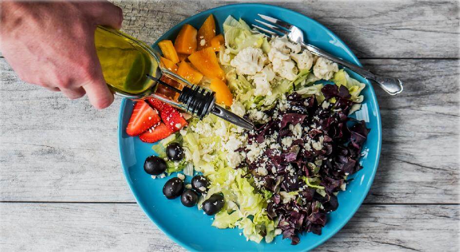 Los 7 mejores alimentos para ganar masa muscular más rápido 6 El aceite de oliva en ensalada