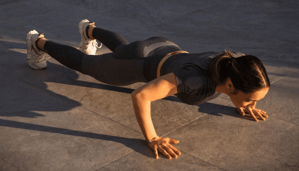 Flexión estándar en el suelo