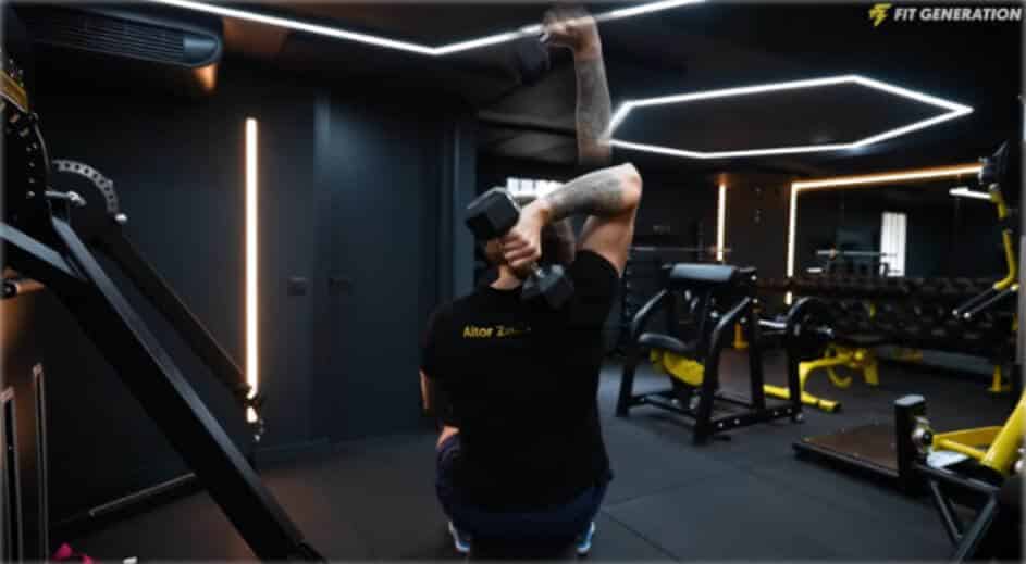 Tríceps por encima de la cabeza