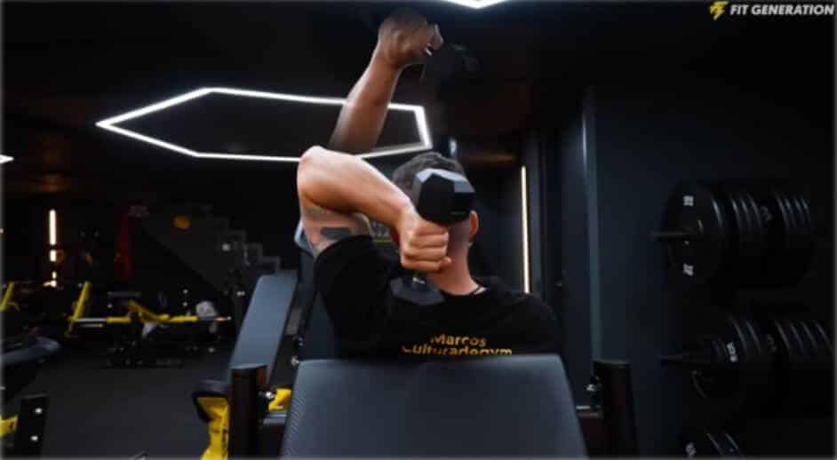 Extensiones encima de la cabeza